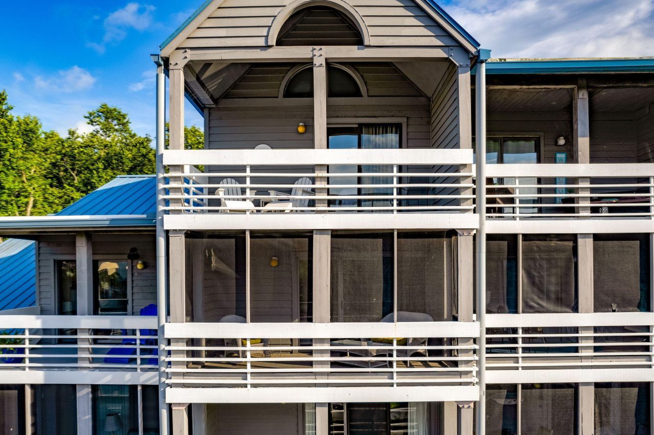 2472 Racquet Club Drive Photo 31