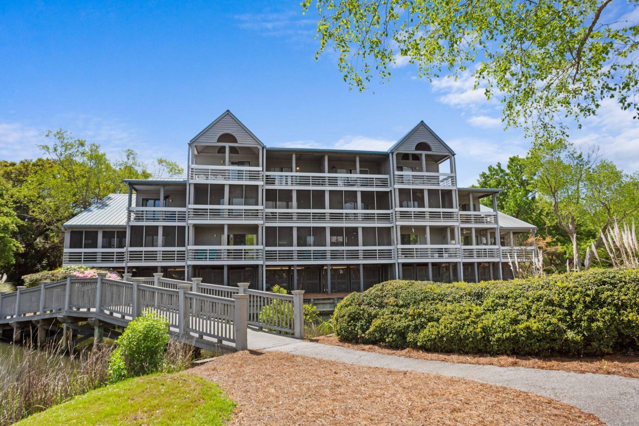 2472 Racquet Club Drive Photo 32