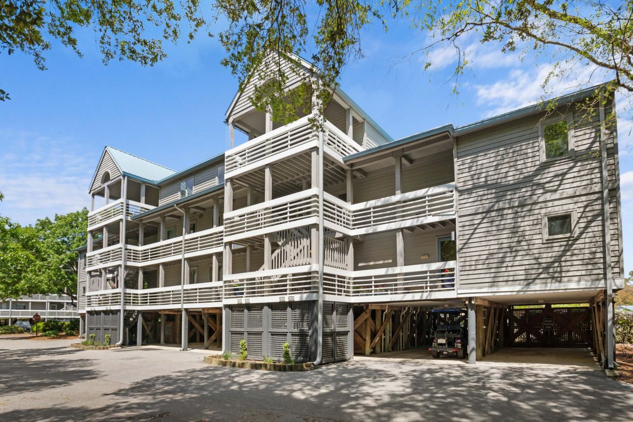 2472 Racquet Club Drive Photo 33