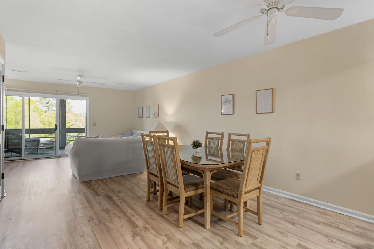 2472 Racquet Club Drive Photo 7