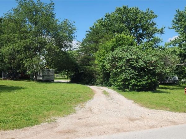 12738 Richardson Road, Farmington, AR 72730