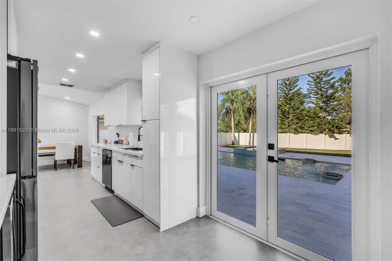 1120 SW 128th Dr, Davie, FL 33325 Photo