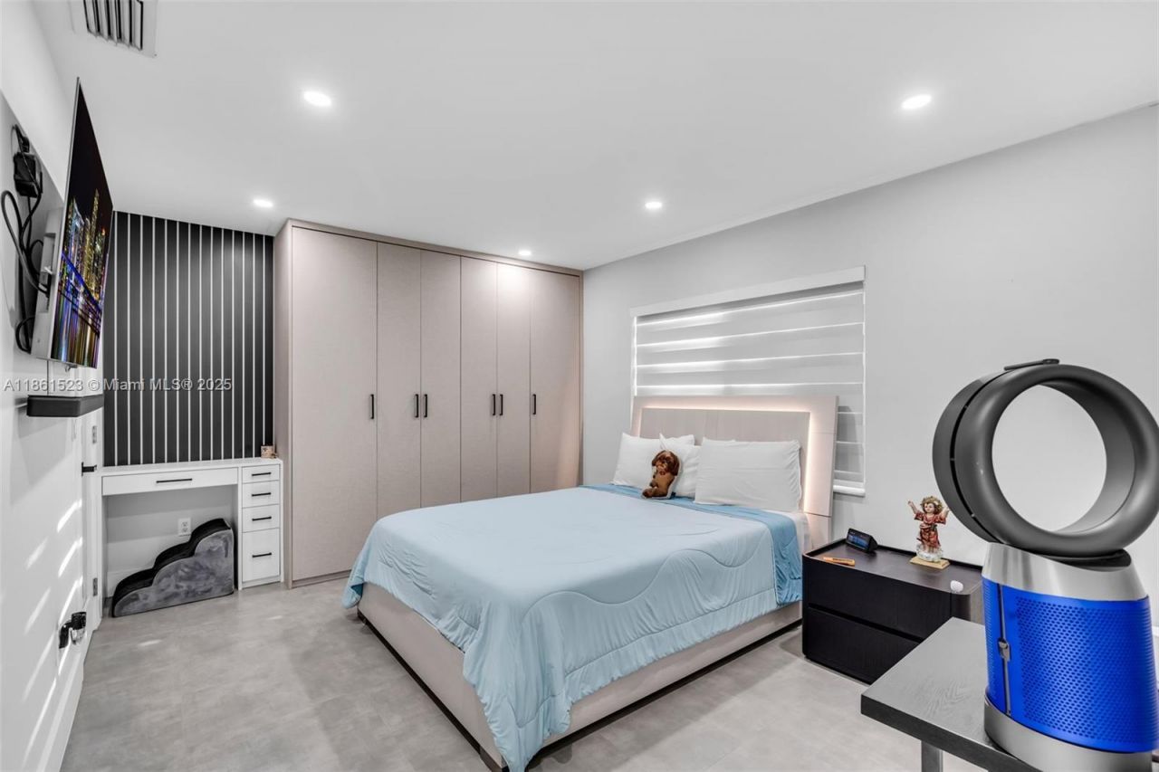 1120 SW 128th Dr, Davie, FL 33325 Photo