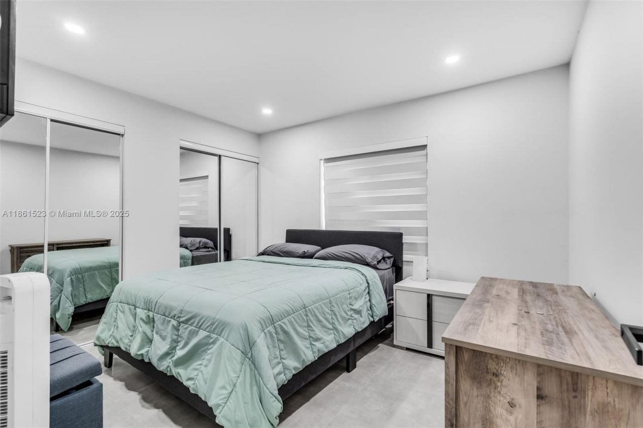 1120 SW 128th Dr, Davie, FL 33325 Photo