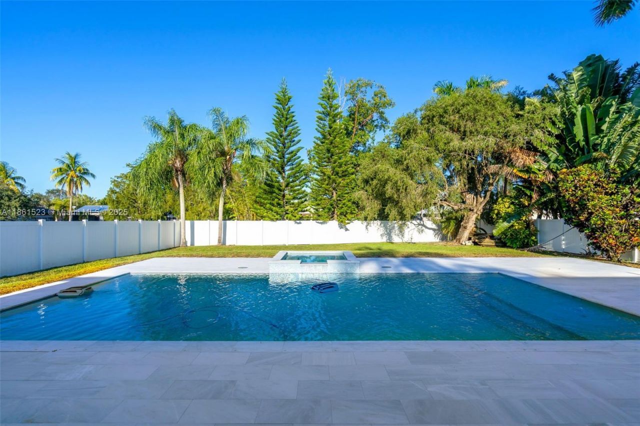 1120 SW 128th Dr, Davie, FL 33325 Photo