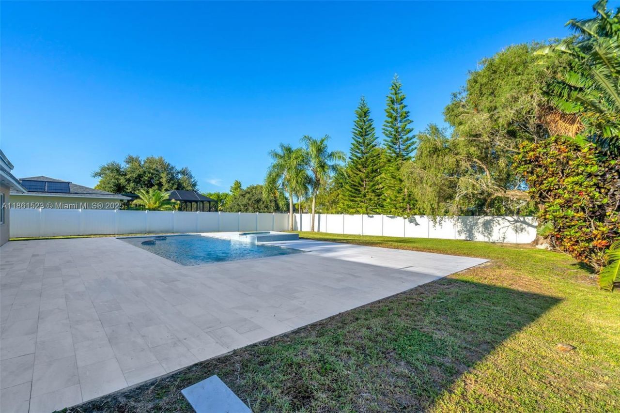 1120 SW 128th Dr, Davie, FL 33325 Photo