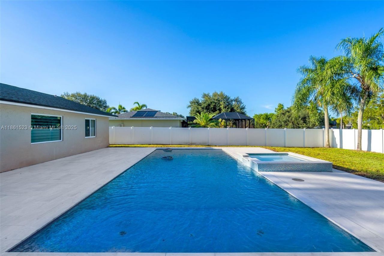 1120 SW 128th Dr, Davie, FL 33325 Photo