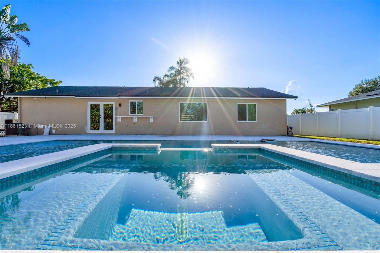 1120 SW 128th Dr, Davie, FL 33325 Photo