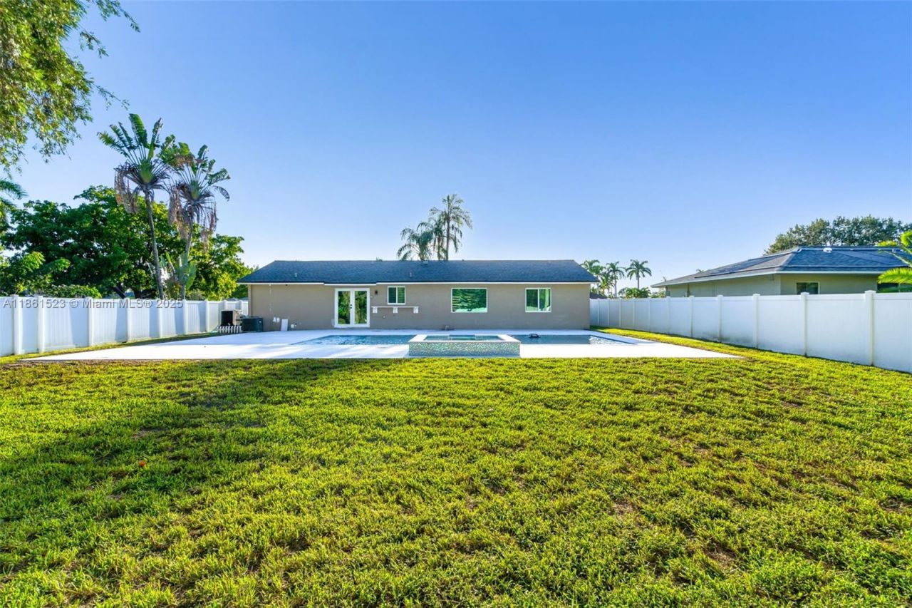 1120 SW 128th Dr, Davie, FL 33325 Photo