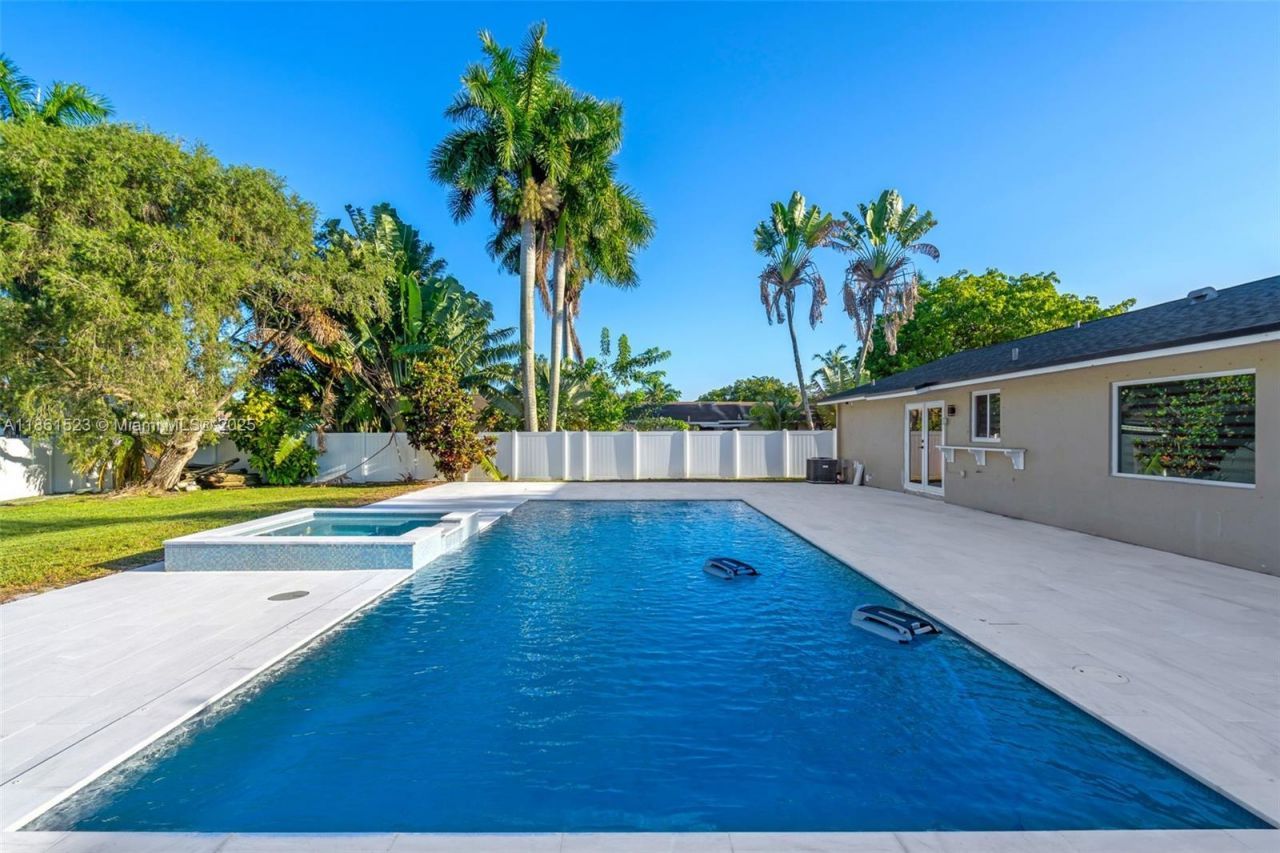 1120 SW 128th Dr, Davie, FL 33325 Photo