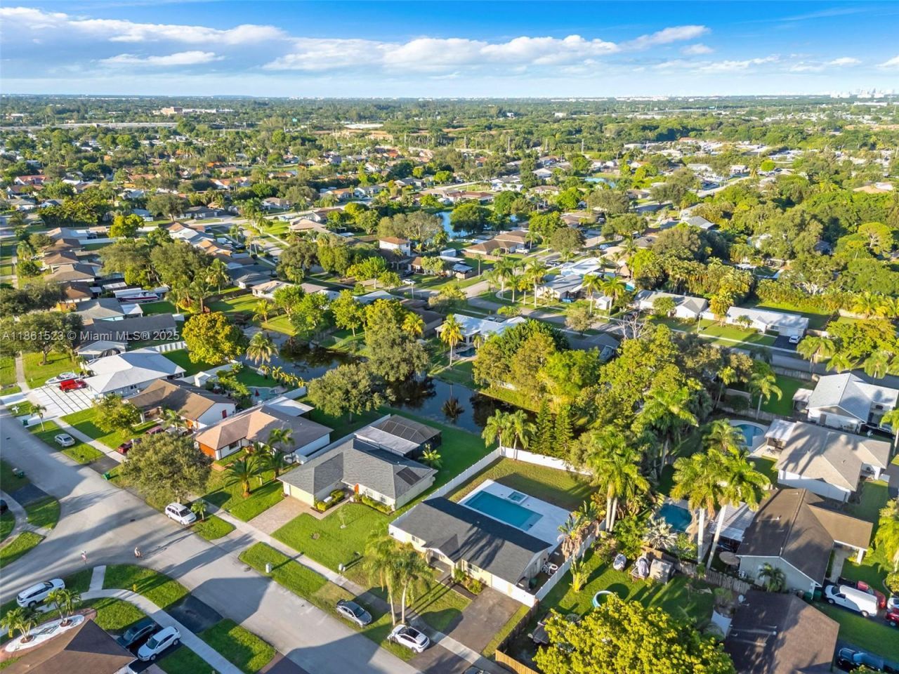 1120 SW 128th Dr, Davie, FL 33325 Photo