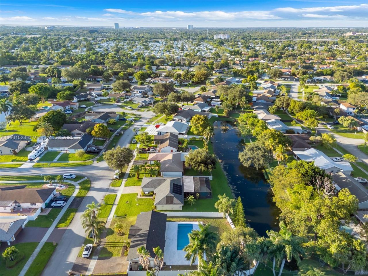 1120 SW 128th Dr, Davie, FL 33325 Photo