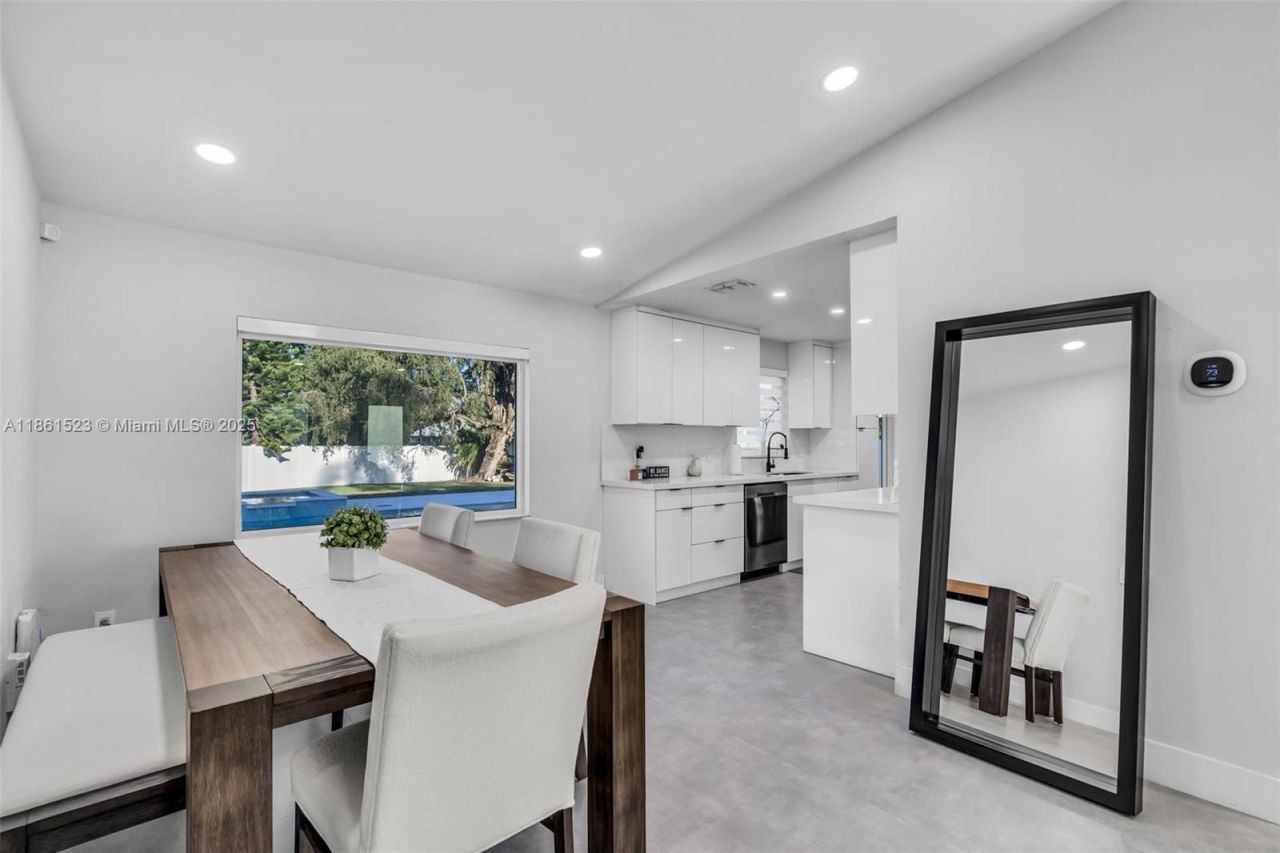 1120 SW 128th Dr, Davie, FL 33325 Photo