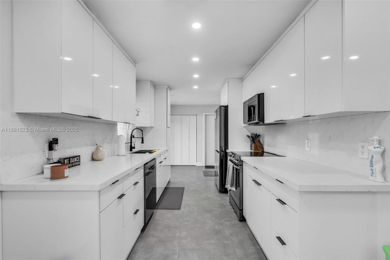 1120 SW 128th Dr, Davie, FL 33325 Photo