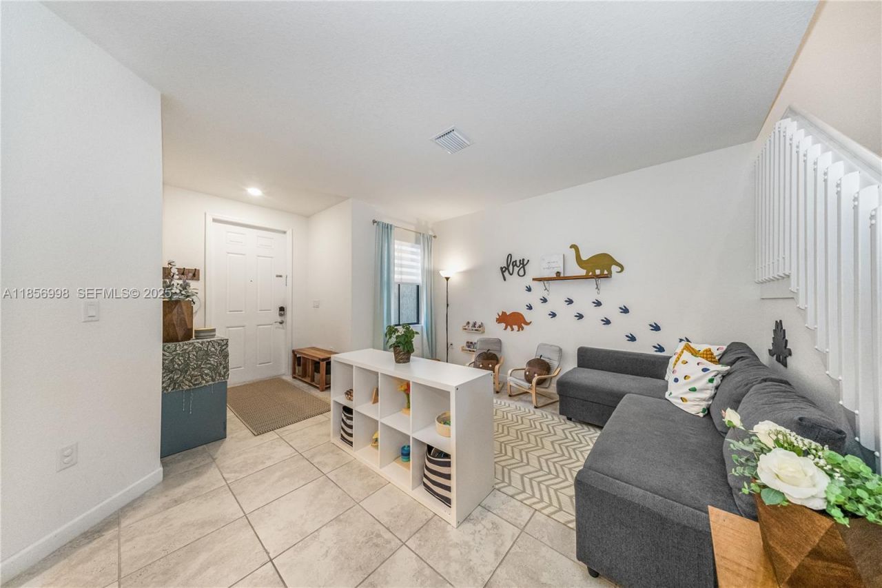 3433 W 104th Ter, Hialeah, FL 33018 Photo