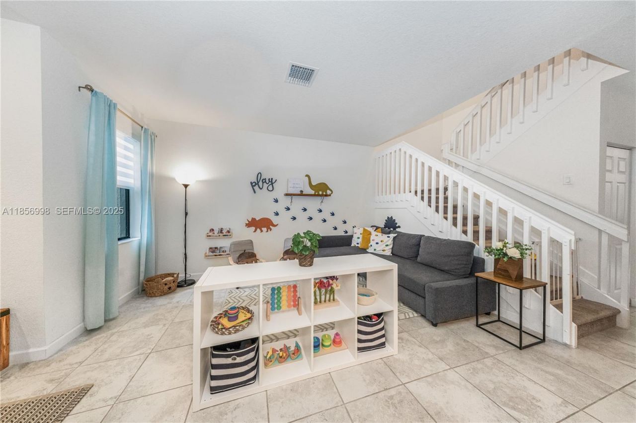 3433 W 104th Ter, Hialeah, FL 33018 Photo