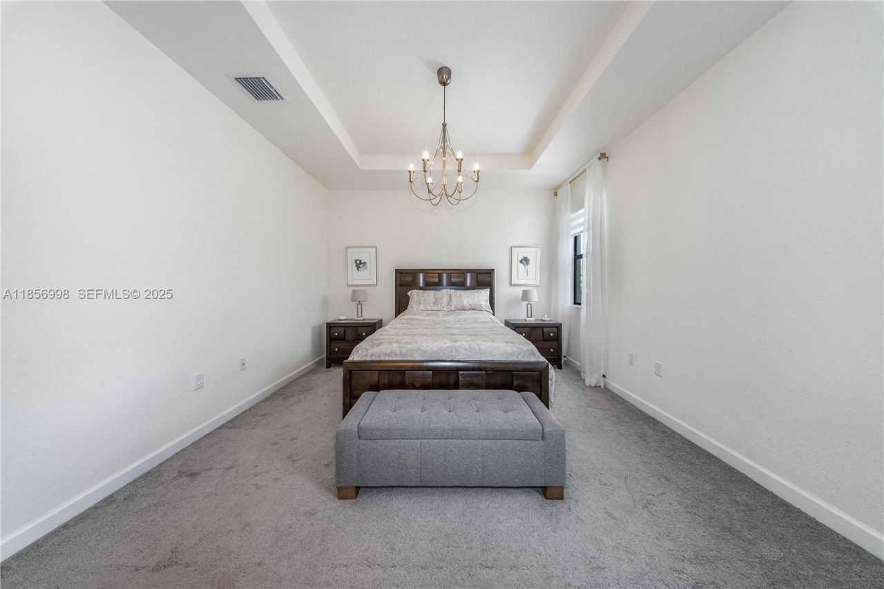 3433 W 104th Ter, Hialeah, FL 33018 Photo