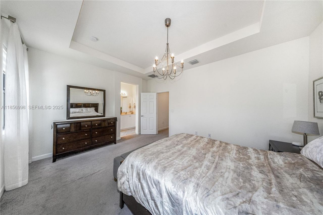 3433 W 104th Ter, Hialeah, FL 33018 Photo