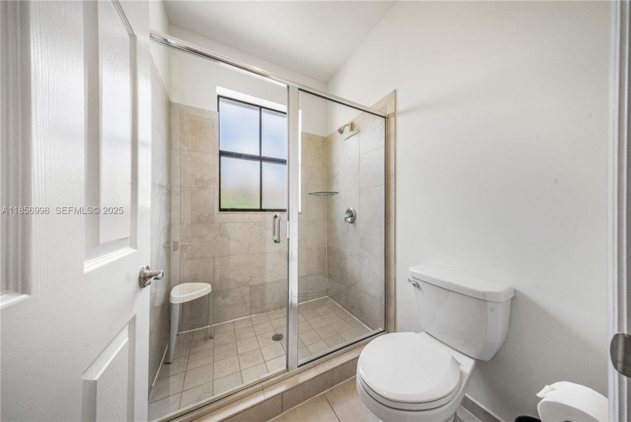 3433 W 104th Ter, Hialeah, FL 33018 Photo