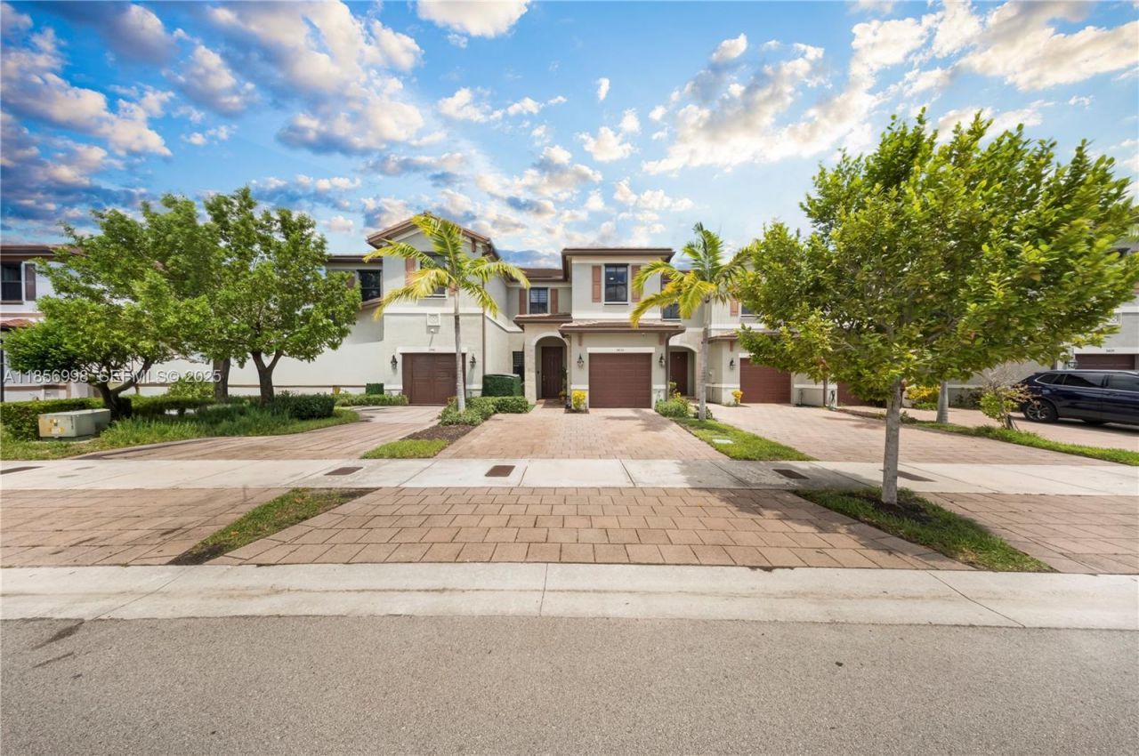 3433 W 104th Ter, Hialeah, FL 33018 Photo