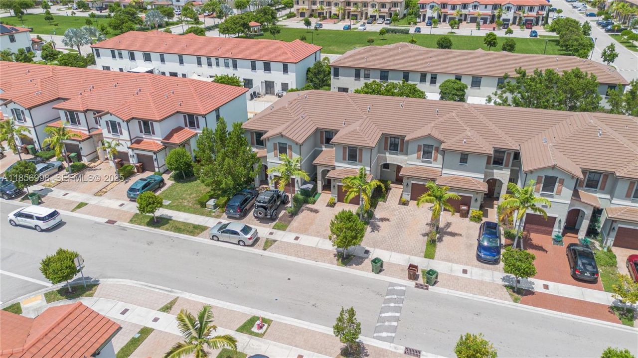 3433 W 104th Ter, Hialeah, FL 33018 Photo