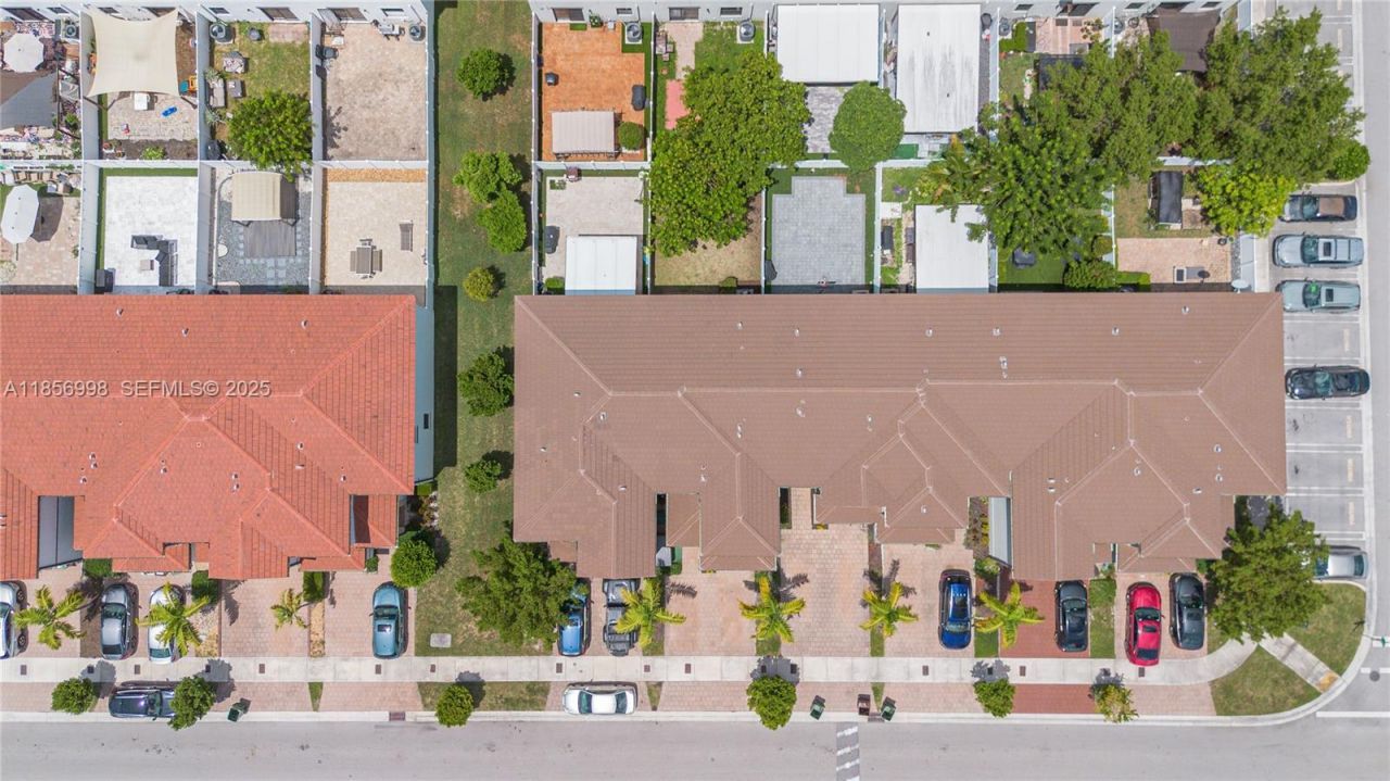 3433 W 104th Ter, Hialeah, FL 33018 Photo