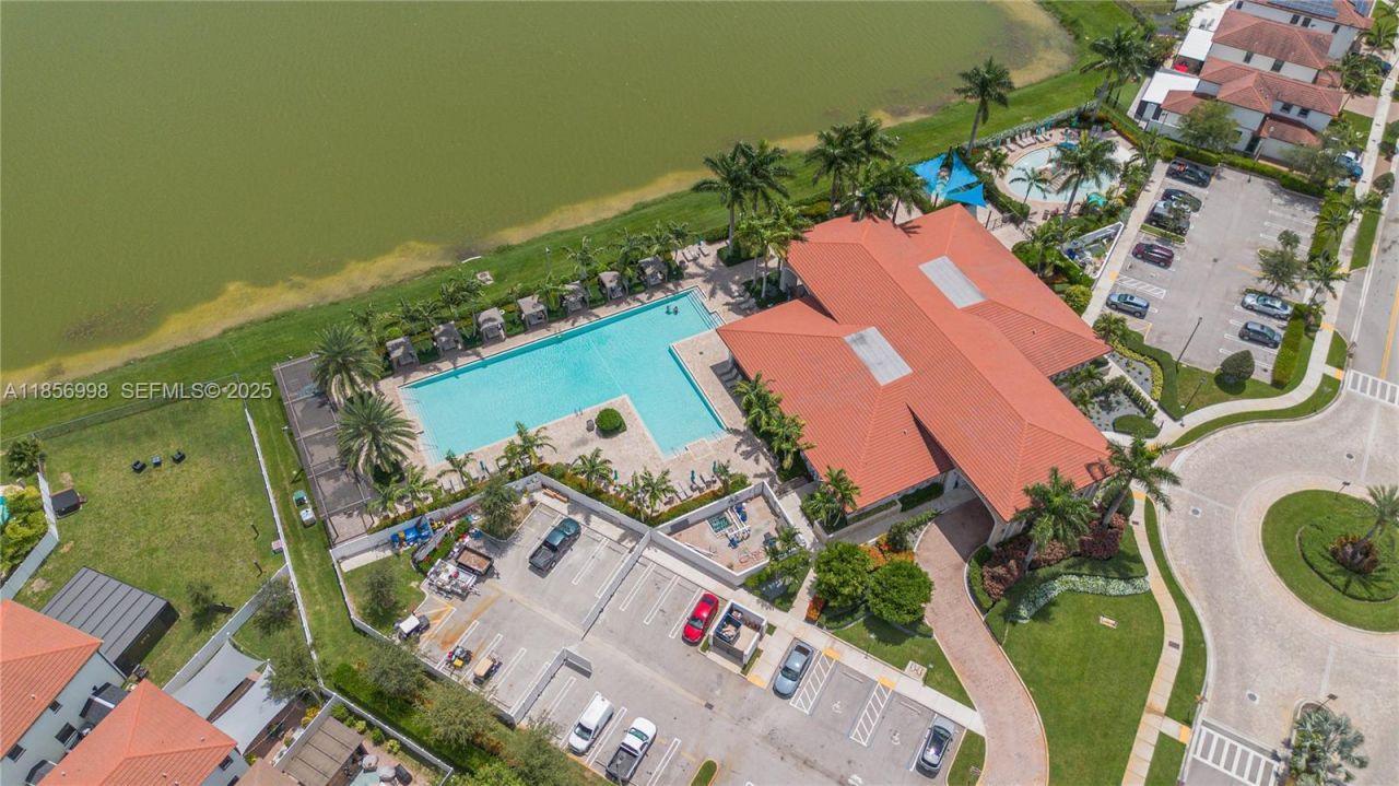 3433 W 104th Ter, Hialeah, FL 33018 Photo