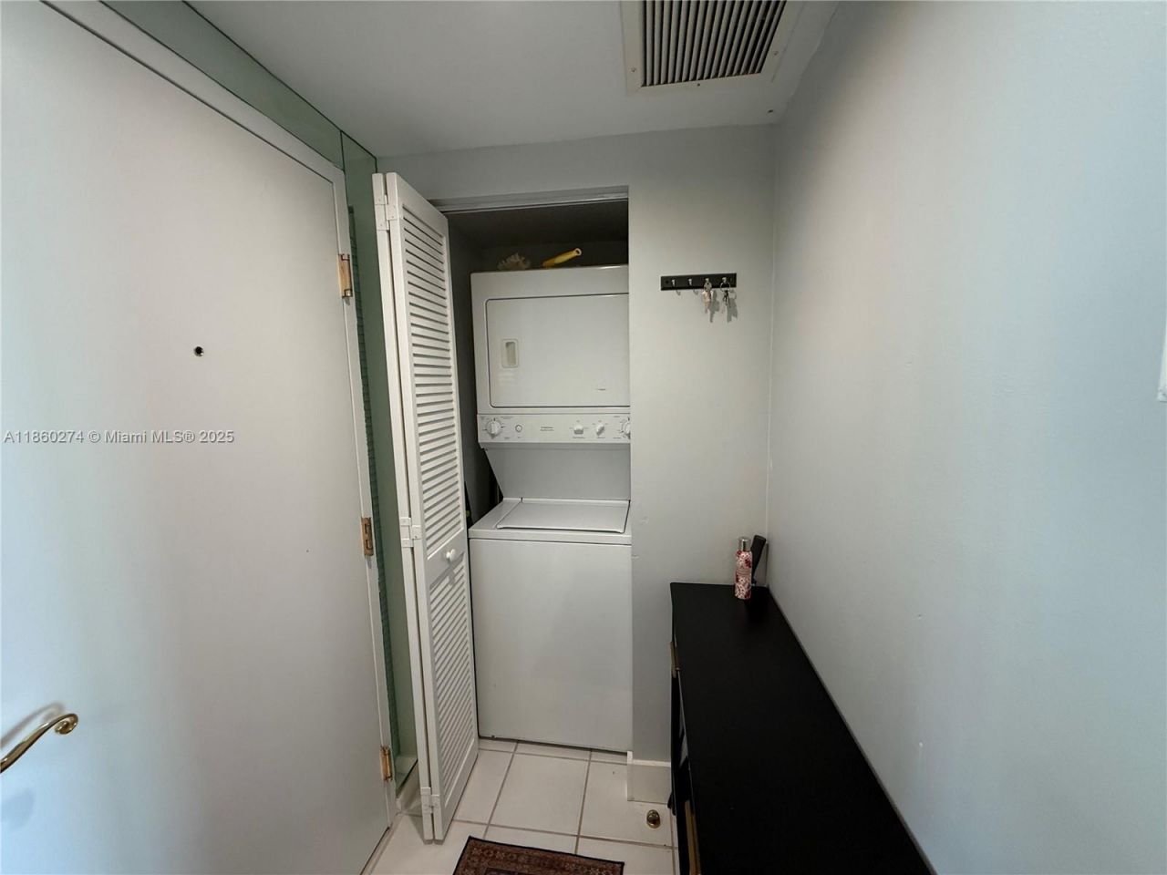 800 Claughton Island Dr, Unit 703, Miami, FL 33131 Photo