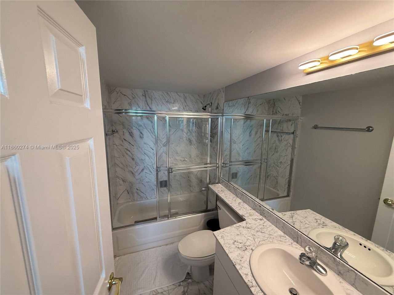 800 Claughton Island Dr, Unit 703, Miami, FL 33131 Photo