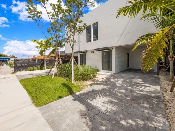 2151 NW 1st Ter, Miami, FL 33125