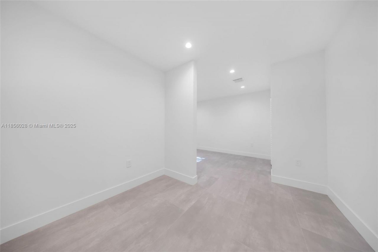 2151 NW 1st Ter, Miami, FL 33125 Photo