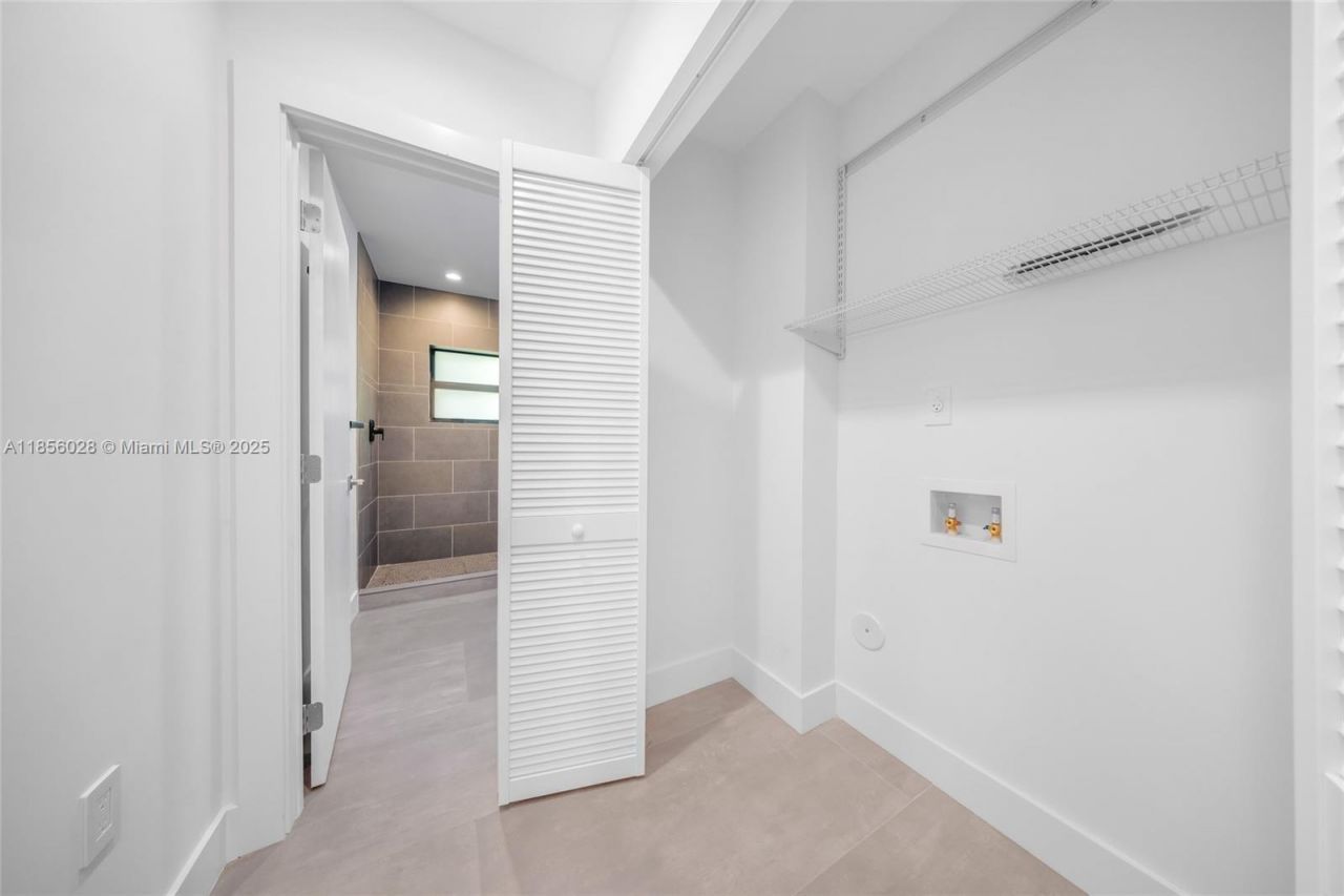 2151 NW 1st Ter, Miami, FL 33125 Photo