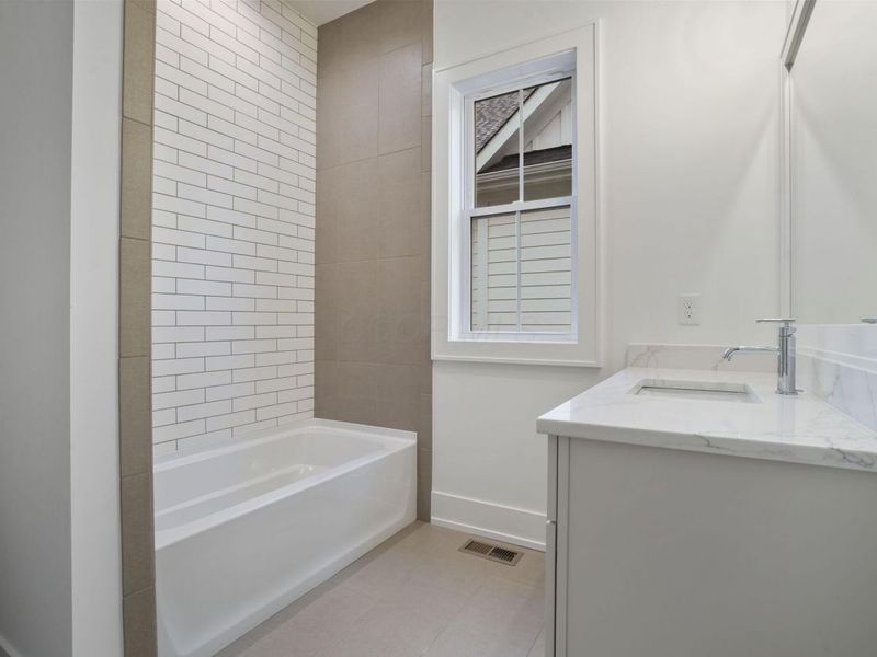 7010 Claymore Drive, Dublin, OH 43017 Photo 4