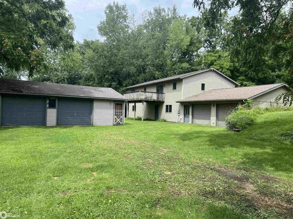 4889 Valley Farm Road, Central City, IA 52214