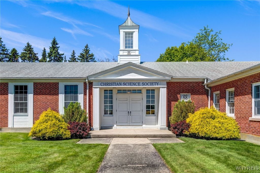 111 S Youngs Road, Buffalo, NY 14221 Main Photo