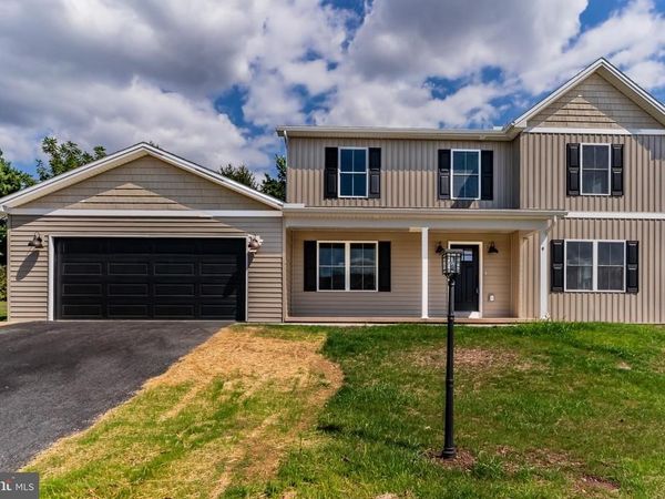 9 DUSTIN DRIVE, HALIFAX, PA 17032