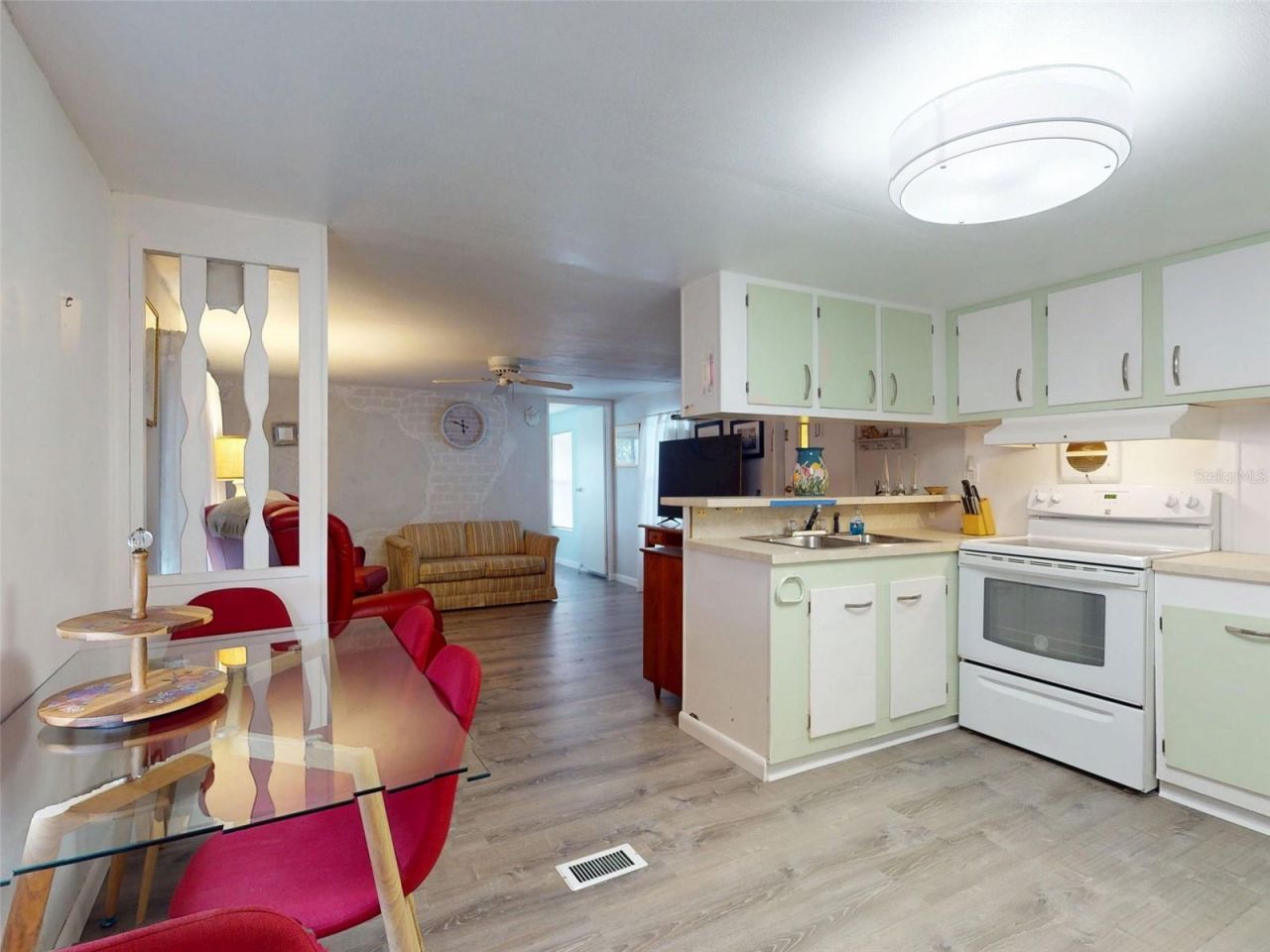 2201 S Ridgewood Avenue, Unit 8, Edgewater, FL 32141 Photo