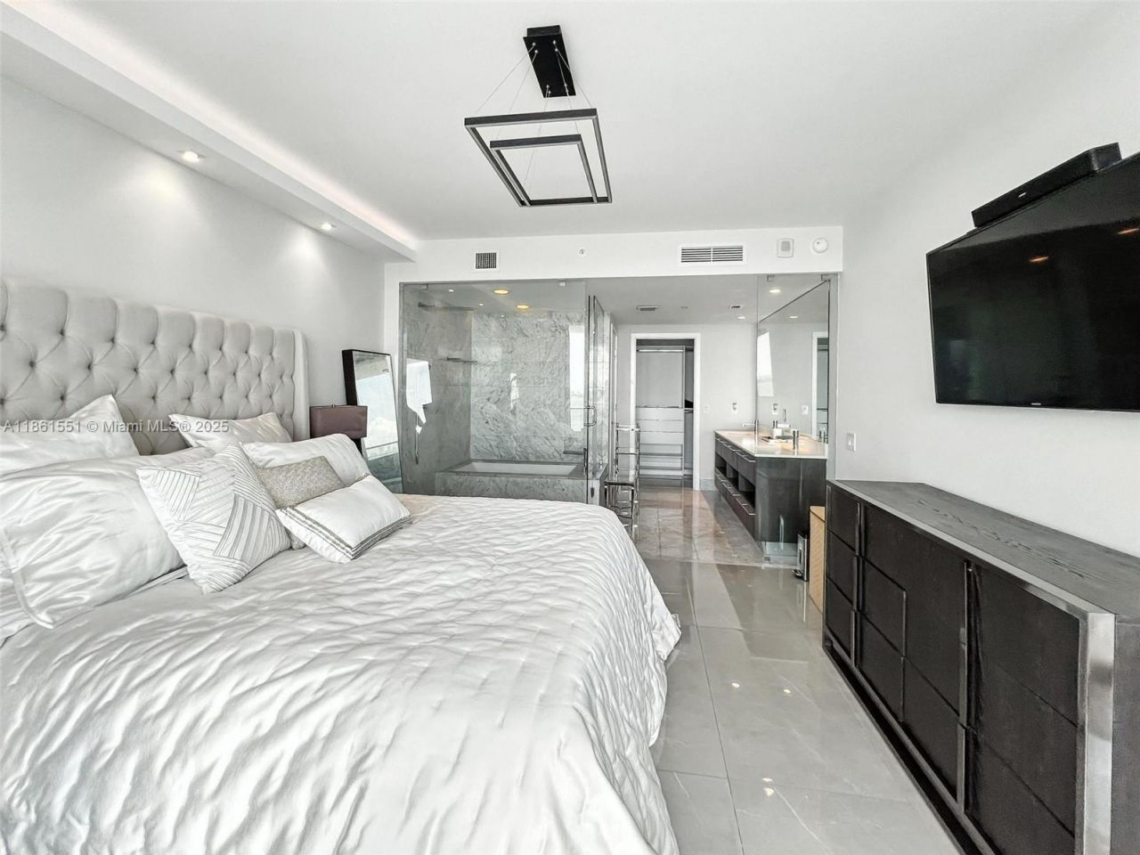 3131 NE 7th Ave, Unit 1504, Miami, FL 33137 Photo