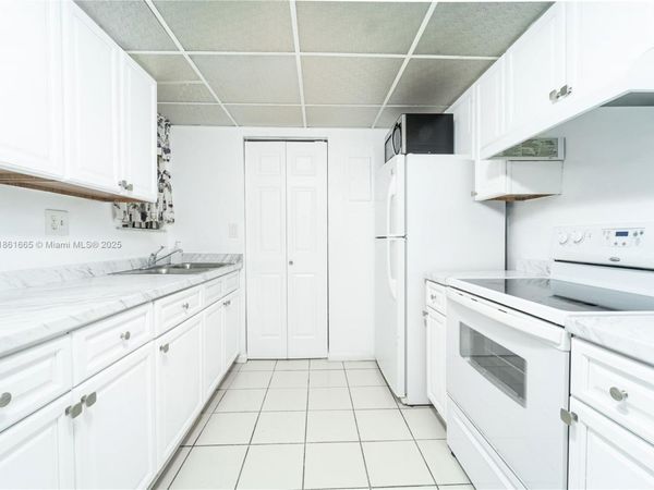 576 NW 114th Ave, Unit 203, Sweetwater, FL 33172