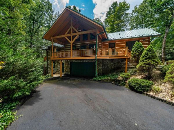 291 Ivy Wood Lane, Mountain City, TN 37683