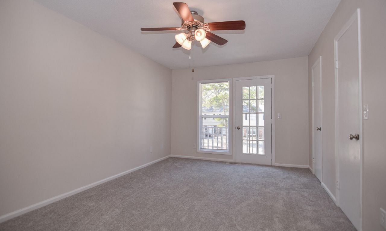 7666 Hunters Ridge Lane Photo 6