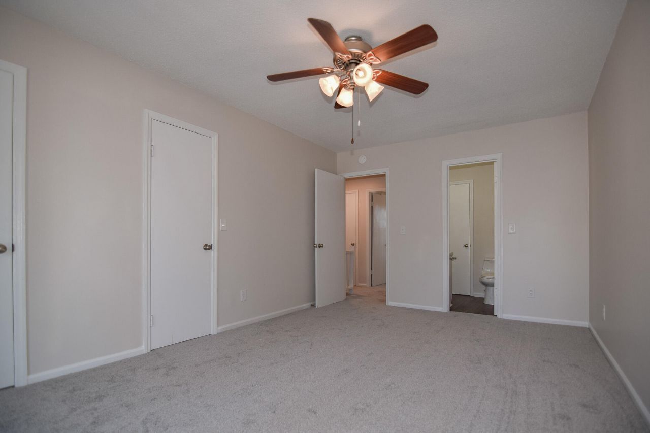 7666 Hunters Ridge Lane Photo 7