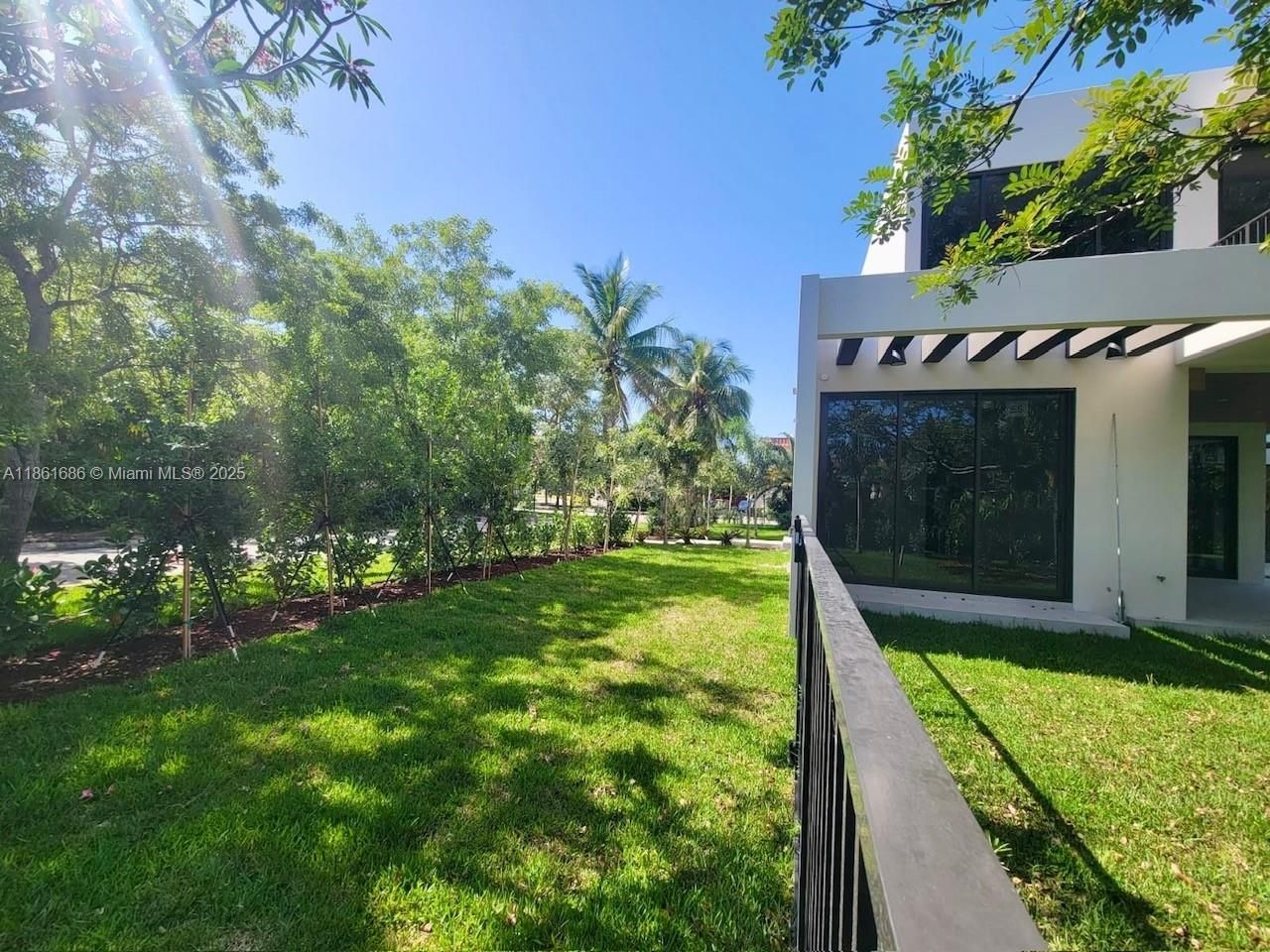 6250 SW 78th St, South Miami, FL 33143 Photo