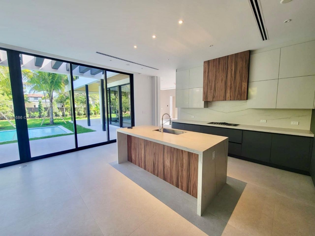 6250 SW 78th St, South Miami, FL 33143 Photo