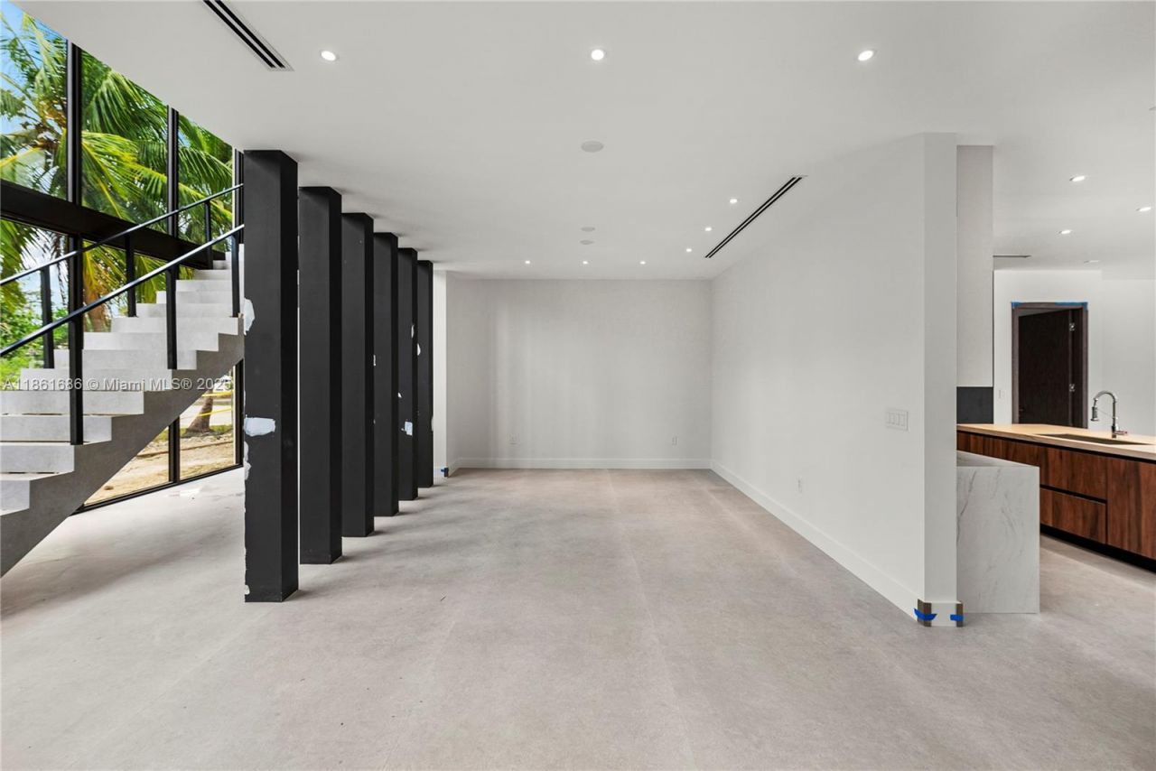 6250 SW 78th St, South Miami, FL 33143 Photo