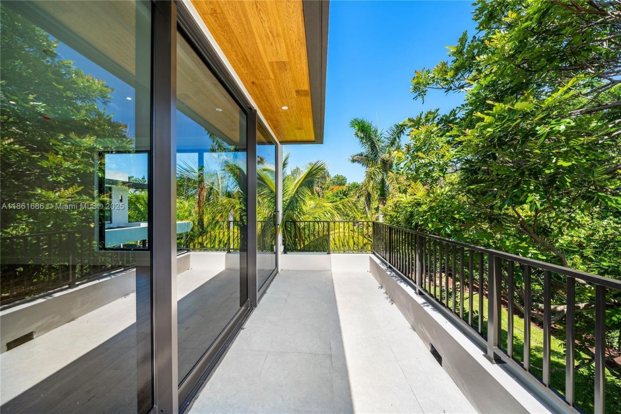 6250 SW 78th St, South Miami, FL 33143 Photo