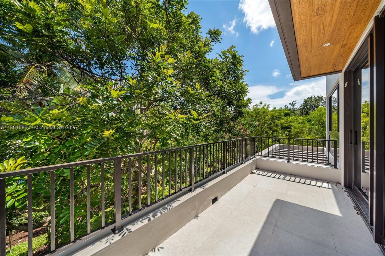 6250 SW 78th St, South Miami, FL 33143 Photo