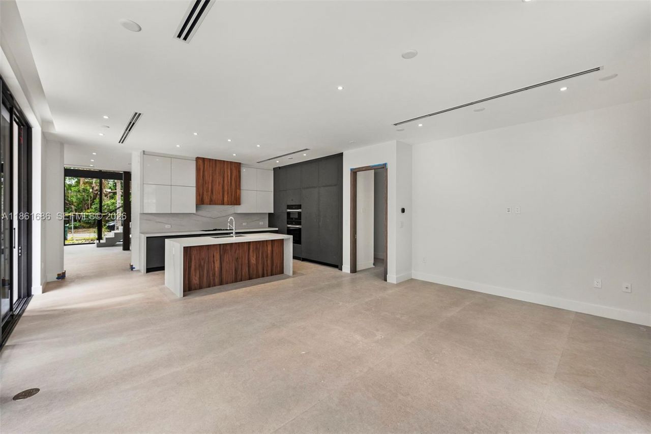 6250 SW 78th St, South Miami, FL 33143 Photo