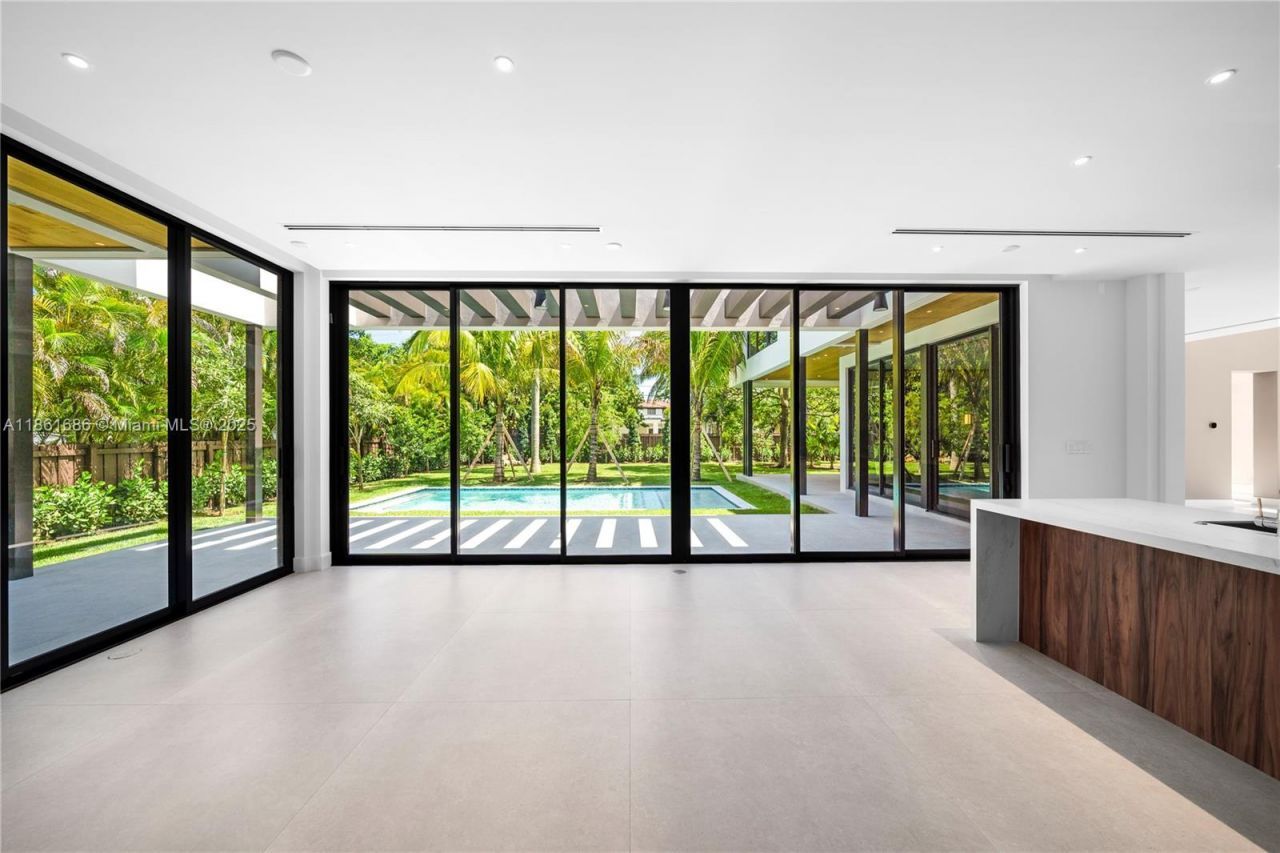 6250 SW 78th St, South Miami, FL 33143 Photo