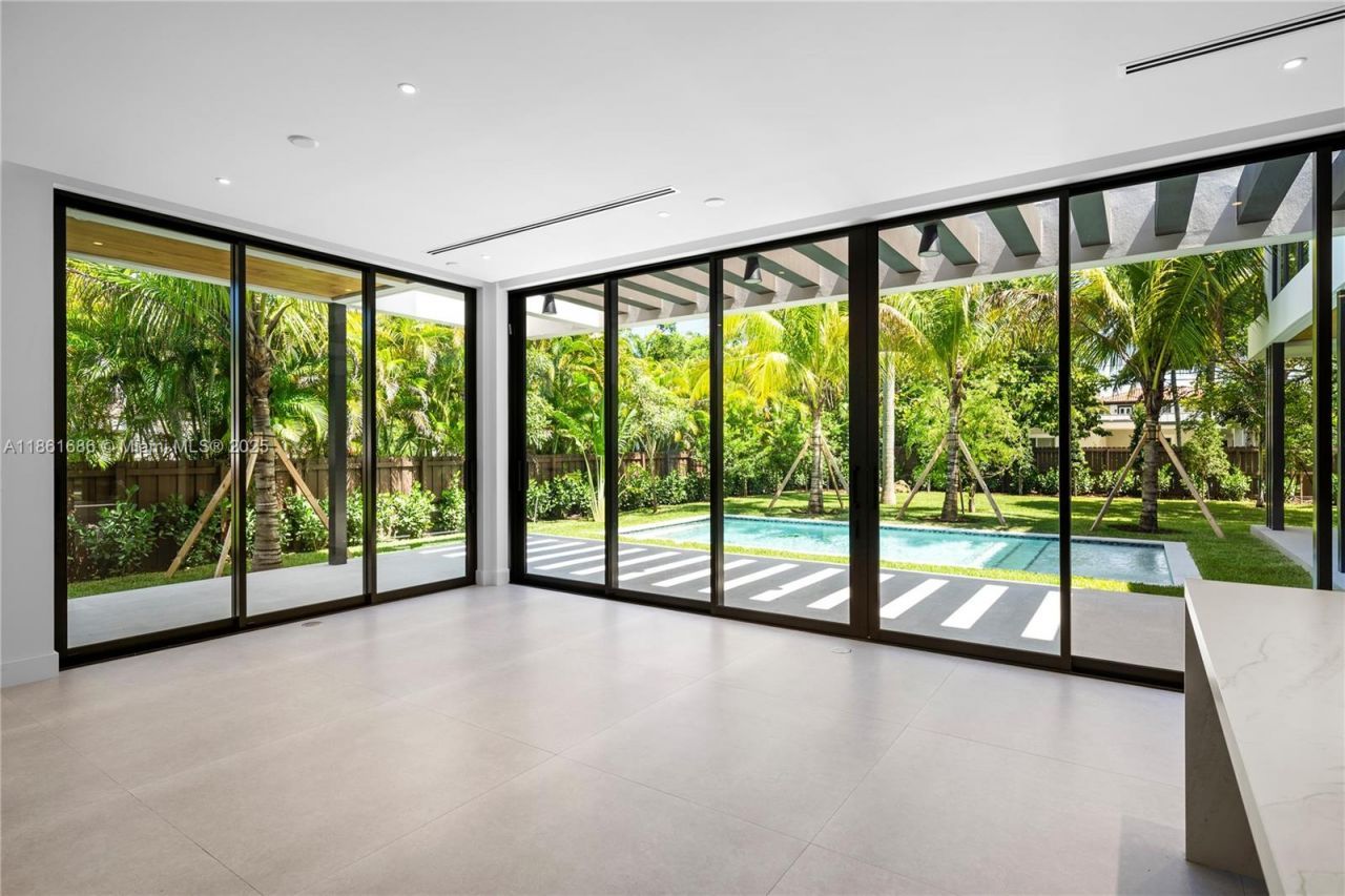 6250 SW 78th St, South Miami, FL 33143 Photo